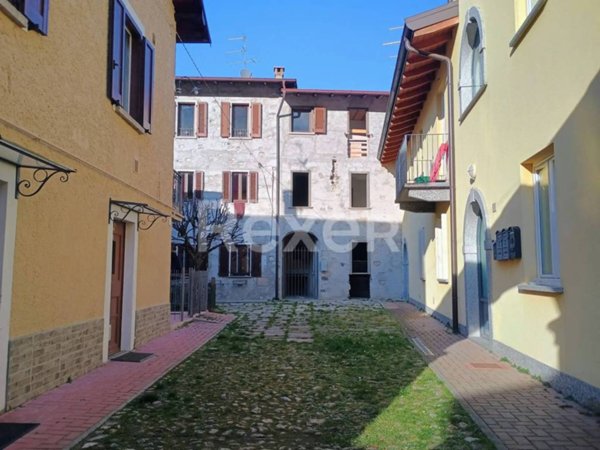 appartamento in vendita a Grandola ed Uniti in zona Codogna