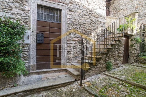 appartamento in vendita a Grandola ed Uniti in zona Naggio