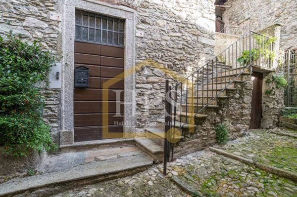 casa indipendente in vendita a Grandola ed Uniti in zona Naggio