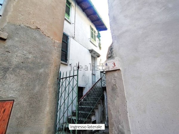 pentavano in vendita a Grandola ed Uniti in zona Naggio
