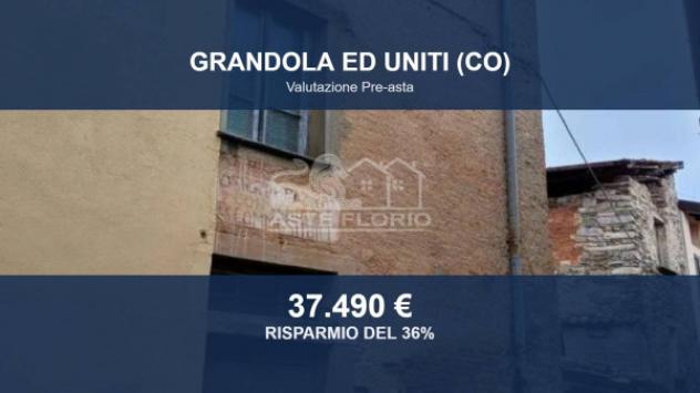 villa in vendita a Grandola ed Uniti in zona Naggio