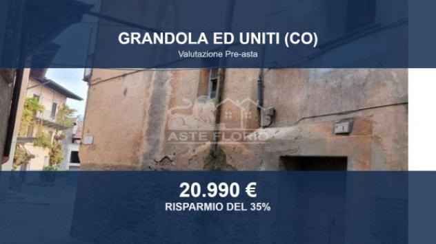 villa in vendita a Grandola ed Uniti in zona Naggio