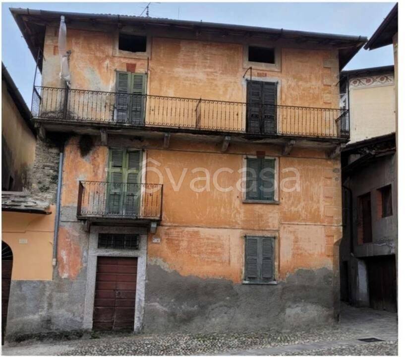 quadrivano in vendita a Grandola ed Uniti in zona Naggio