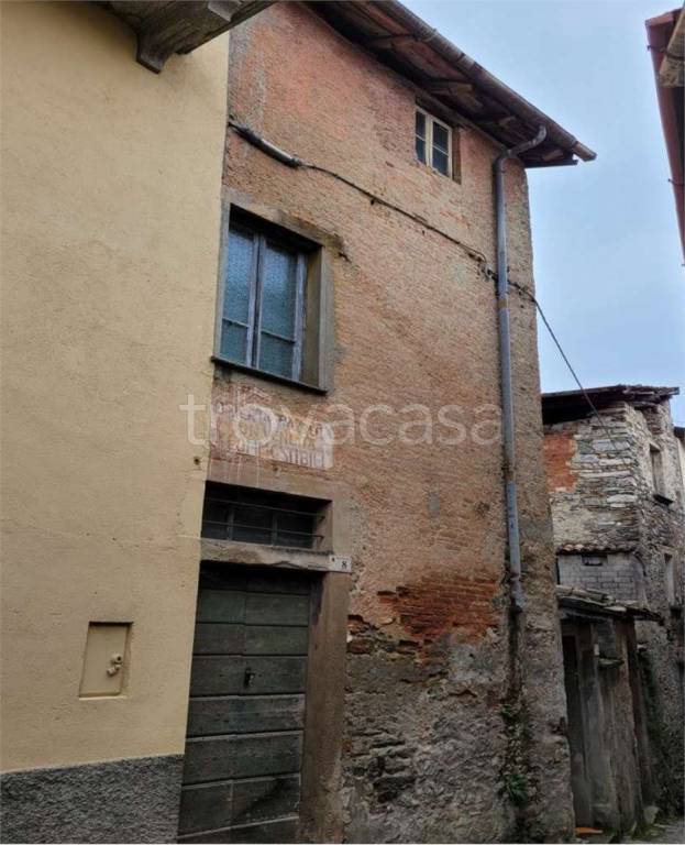 bivano in vendita a Grandola ed Uniti in zona Naggio