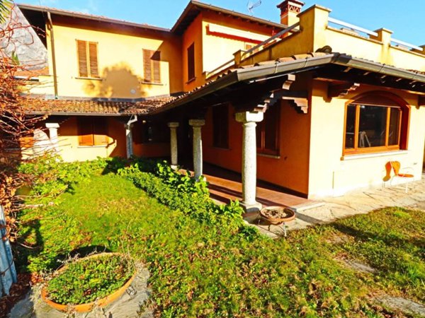 casa indipendente in vendita a Griante