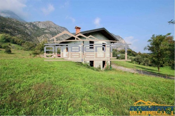 casa indipendente in vendita a Griante