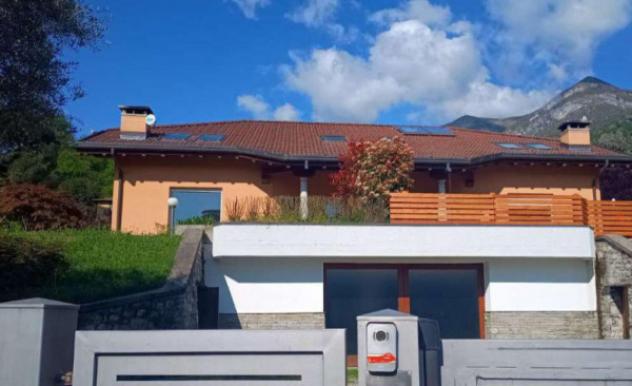 casa indipendente in vendita a Griante