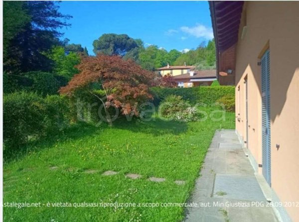 casa indipendente in vendita a Griante