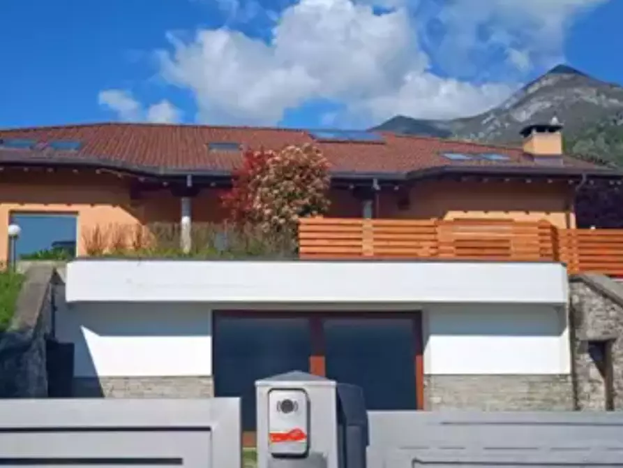 casa indipendente in vendita a Griante