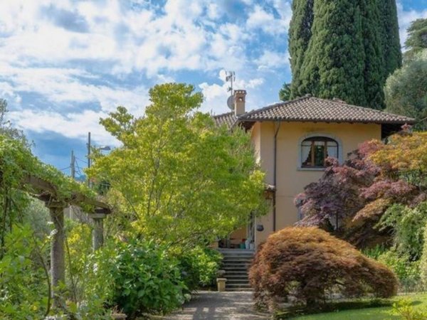 casa indipendente in vendita a Griante