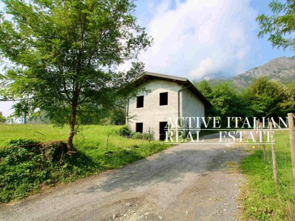 casa indipendente in vendita a Griante