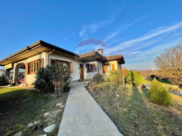 casa indipendente in vendita a Guanzate