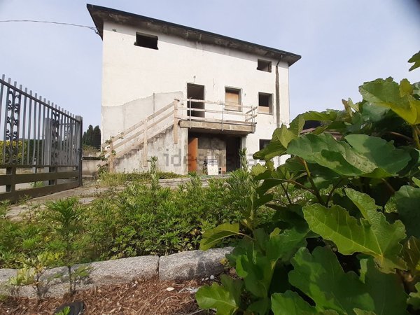 casa indipendente in vendita a Guanzate