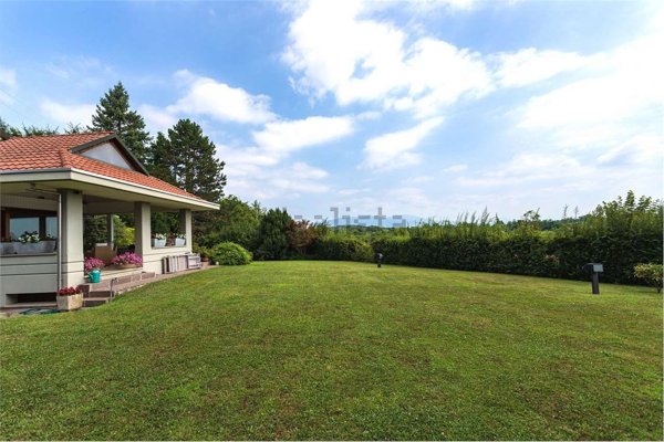 casa indipendente in vendita a Guanzate