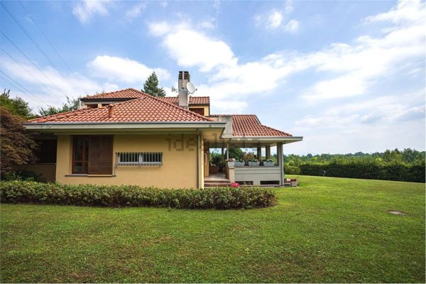 casa indipendente in vendita a Guanzate