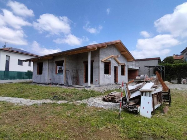 casa indipendente in vendita a Guanzate