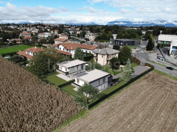 casa indipendente in vendita a Guanzate