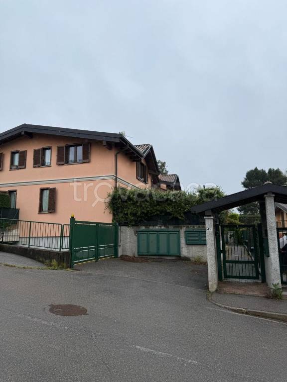 casa indipendente in vendita a Guanzate