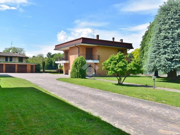 casa indipendente in vendita a Guanzate