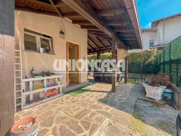 casa indipendente in vendita a Guanzate