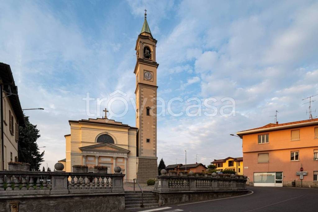 negozio in vendita a Guanzate