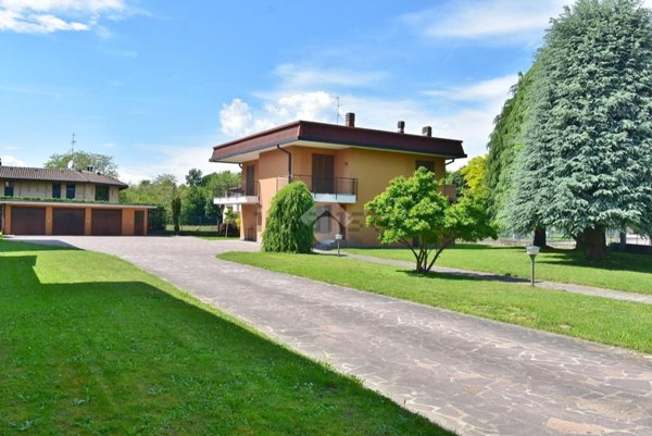 casa indipendente in vendita a Guanzate