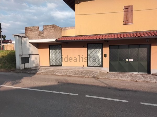 negozio in vendita a Guanzate