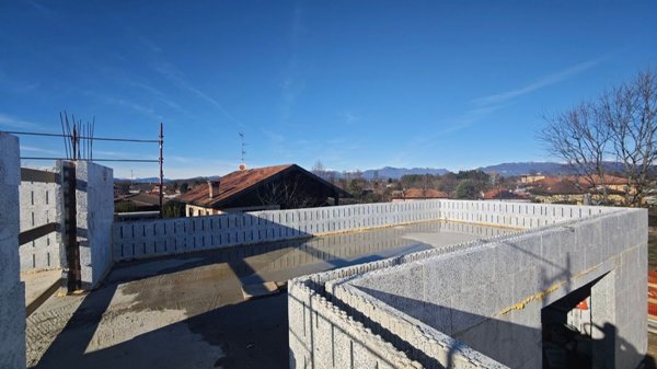 casa indipendente in vendita a Guanzate