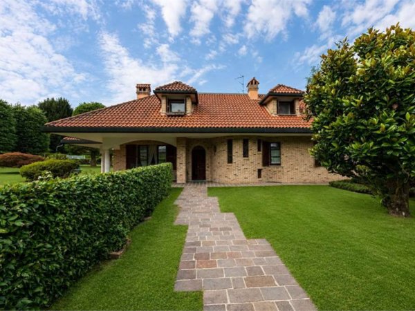 casa indipendente in vendita a Guanzate