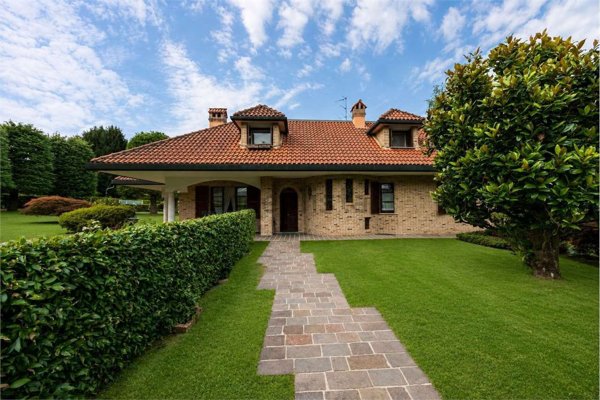 casa indipendente in vendita a Guanzate