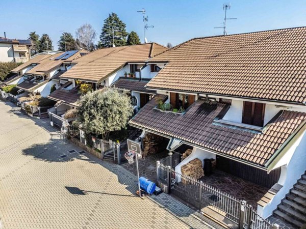 casa indipendente in vendita a Guanzate