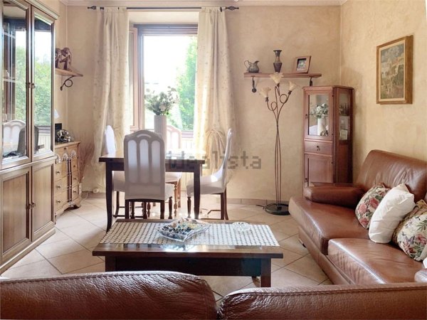 appartamento in vendita ad Inverigo in zona Romanò