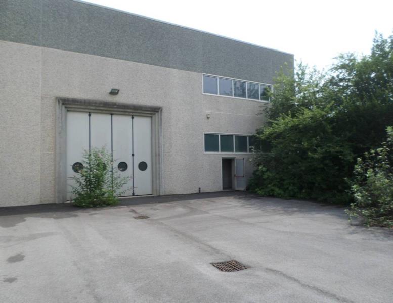 locale commerciale in vendita ad Inverigo