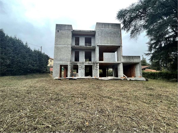 casa indipendente in vendita ad Inverigo