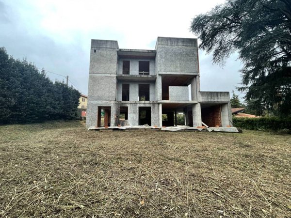 casa indipendente in vendita ad Inverigo