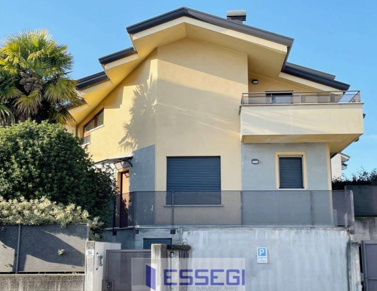 casa indipendente in vendita ad Inverigo