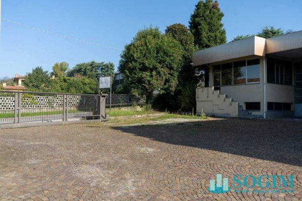 capannone in vendita ad Inverigo
