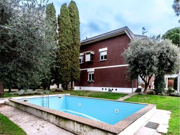 casa indipendente in vendita ad Inverigo