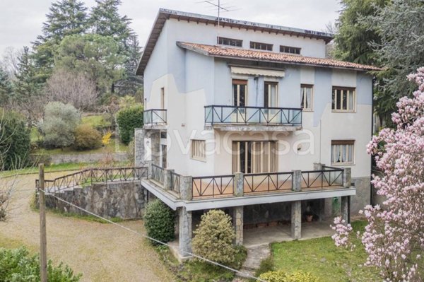 casa indipendente in vendita ad Inverigo