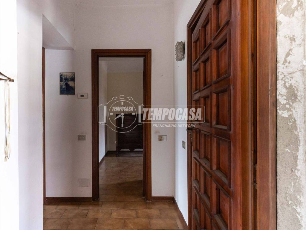 appartamento in vendita ad Inverigo in zona Cremnago
