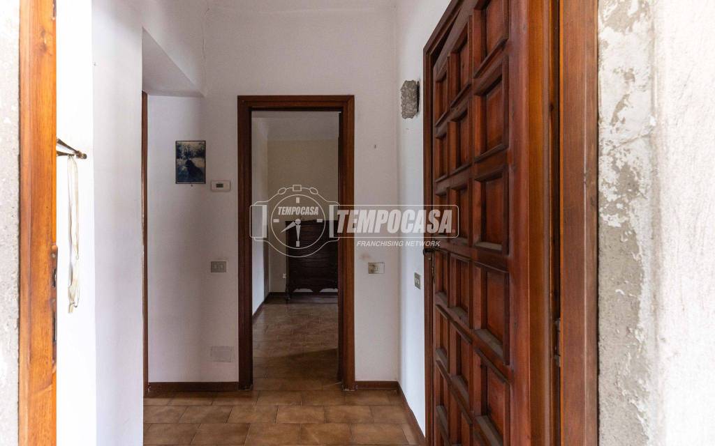 appartamento in vendita ad Inverigo in zona Cremnago
