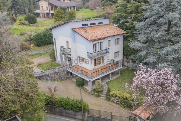 casa indipendente in vendita ad Inverigo