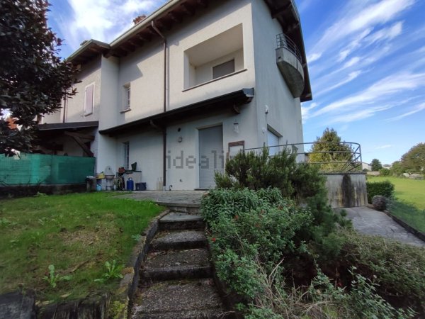 casa indipendente in vendita ad Inverigo