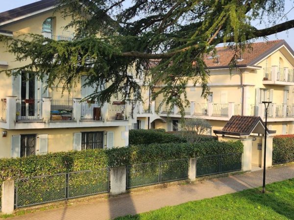 appartamento in vendita ad Inverigo
