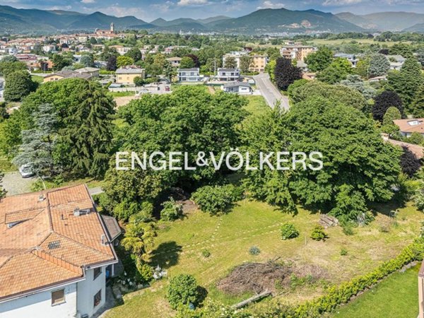 terreno edificabile in vendita ad Inverigo