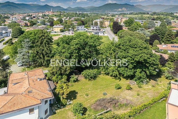 terreno edificabile in vendita ad Inverigo