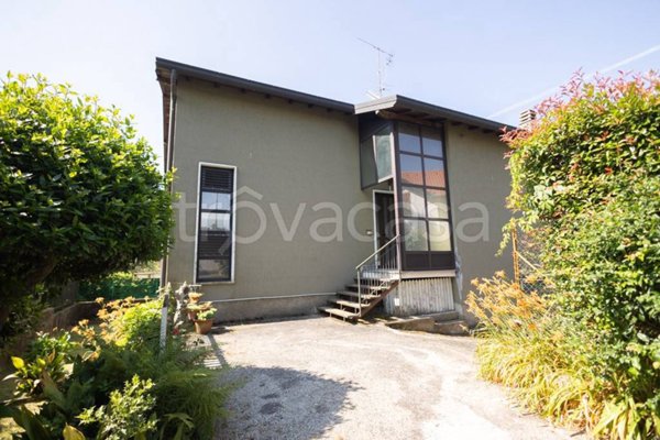 casa indipendente in vendita ad Inverigo in zona Cremnago