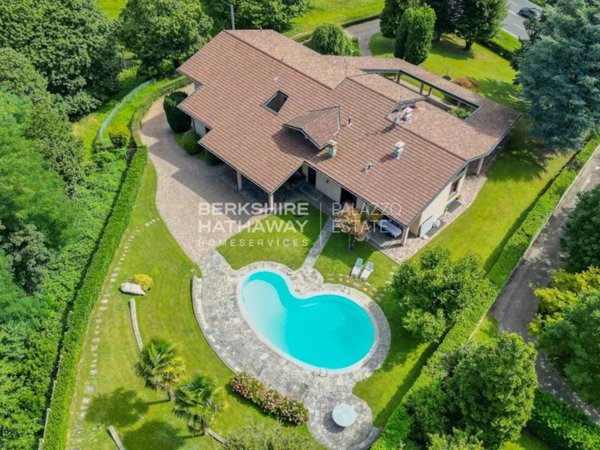 casa indipendente in vendita ad Inverigo