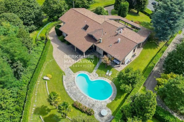 casa indipendente in vendita ad Inverigo