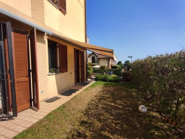 appartamento in vendita ad Inverigo in zona Cremnago